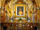 interno basilica altare del sacro cuore
